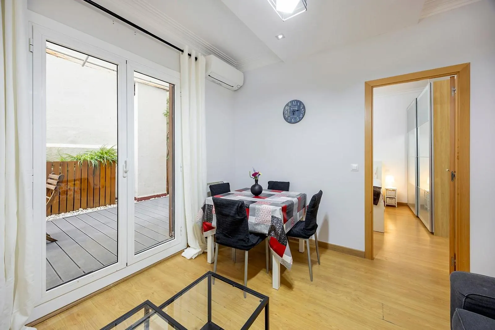 Appartamento Cozy Terrace In Eixample Barcellona